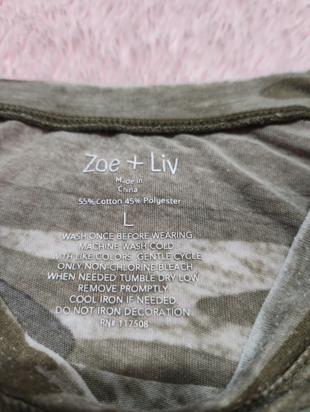 Zoe + Liv Womens Large Camo Pocket Tee - Picture 2 of 4